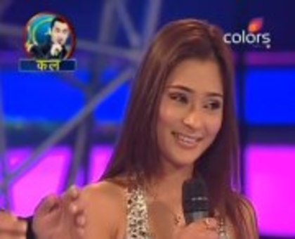 185050_334107403348484_1267593913_a - sara khan18