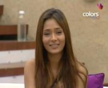 199715_334107330015158_942555723_a - sara khan18