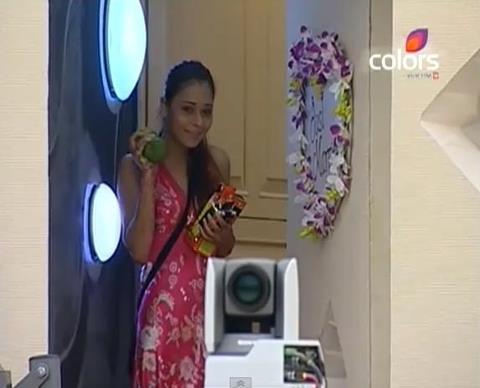 418805_334106773348547_2080278208_n - sara khan18