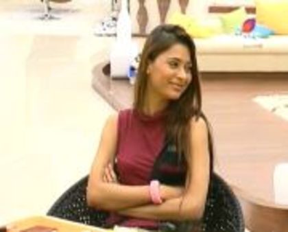 424595_334106846681873_629529695_a - sara khan18