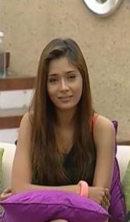 564441_334107070015184_189405528_a - sara khan18