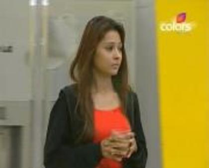 564472_337171576376095_1107360057_a - sara khan18