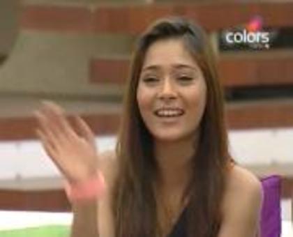 577003_334107143348510_1626973828_a - sara khan18