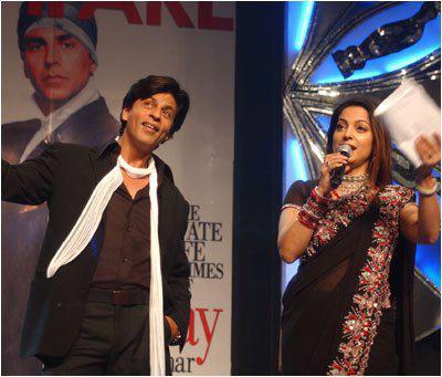 297074_254671697910367_933347784_n - Juhi Chawla si Srk