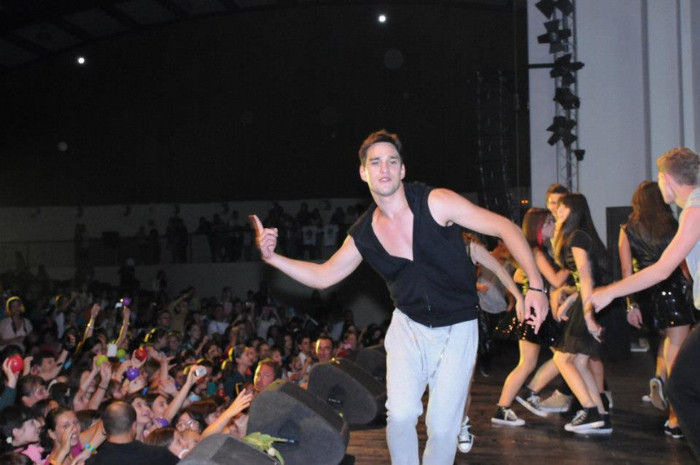 523139_436055896437759_478196434_n