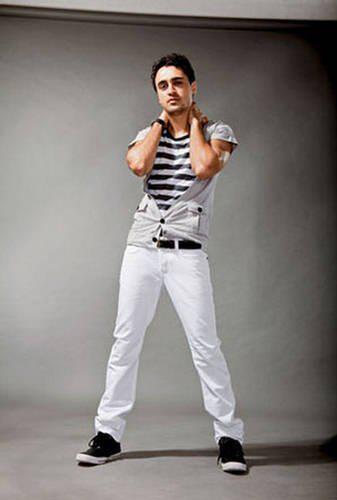 255375_468022053223110_1956227742_n