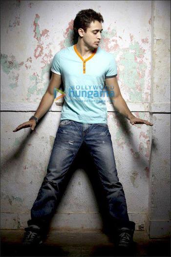 283771_470875656271083_543172145_n