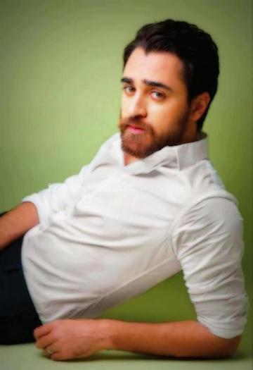 392501_445918015433514_1261957807_n