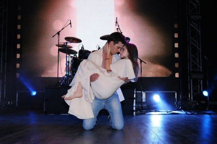 207117_436054716437877_1651391567_n - lala _ concert bacau -- x3