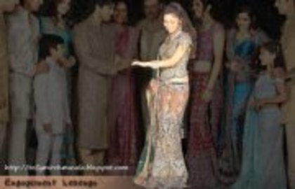 305996_132584773533134_1744860211_a - sara khan18