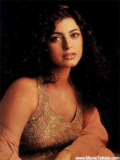 296748_270229806354556_1023906823_n - Juhi Chawla