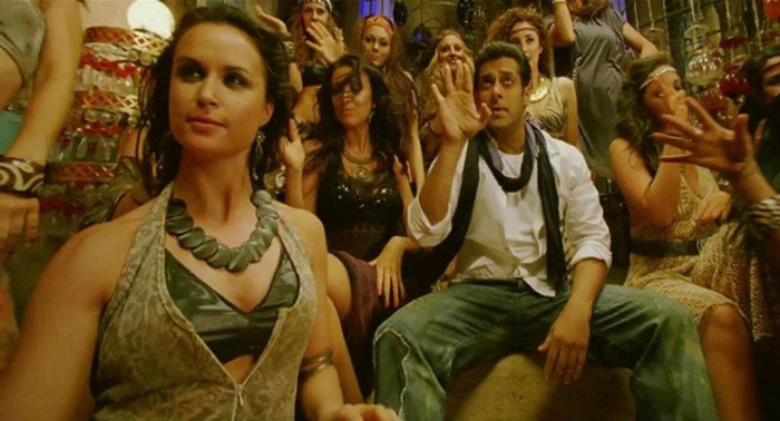 205330_359870494084683_1055860056_n