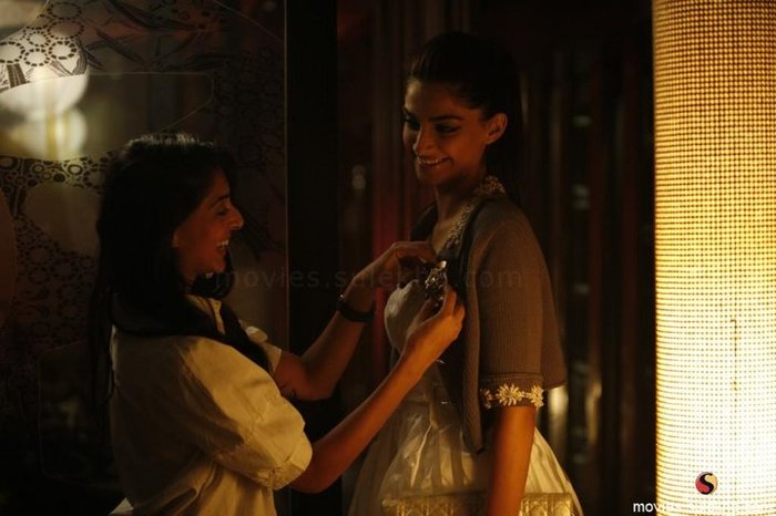 181907_497619031007_7700292_n - 0 Sonam Kapoor