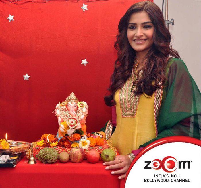 319287_10150270217081008_3777261_n - 0 Sonam Kapoor