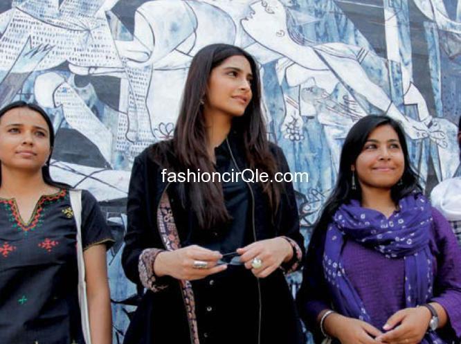 406189_10150933065706008_261272335_n - 0 Sonam Kapoor