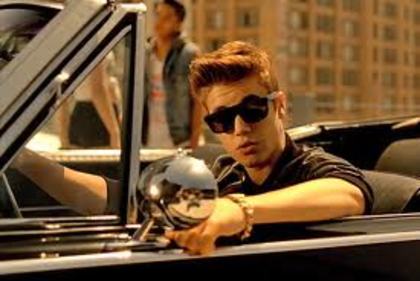 descărcare (5) - xo - Versuri Justin Bieber Boyfriend - xo