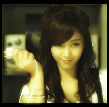 Dap... Sulli e Donctor love :)) I`a cuplat si pe Hwa cu Tae aseara:))
