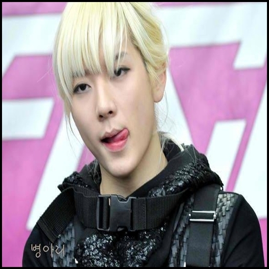 - Buna Gina..eu merg sus. Pa :)[ o saruta pe obraz pe Hara si pleaca] - Xx Episodul 9 xX