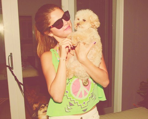 400530_469125323120635_970146238_n - Selena Gomez