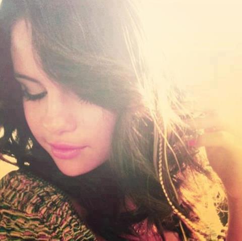554873_452016094831558_64469752_n - Selena Gomez