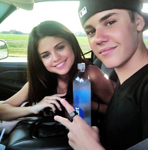 302271_217044505017893_7570014_n - Selena Gomez si Justin Bieber