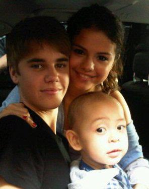 304151_217044355017908_2364519_n - Selena Gomez si Justin Bieber