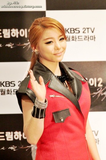 Ailee-Dream-High-2-Press-conference-ailee-korean-singer-29311640-900-1350