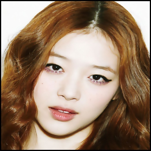 - Heii Hwa.. :-<[se pune pe canapea]