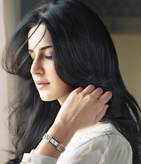 307722_259473340761248_304064046_n - Katrina Kaif