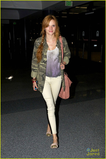 bella-thorne-lax-ct-01