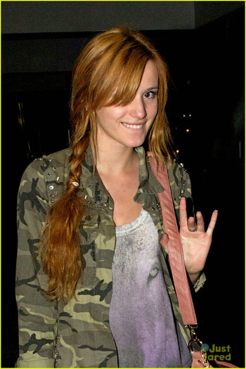 bella-thorne-lax-ct-02 - Bella Thorne LA to Connecticut