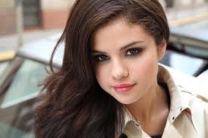 80484175_LNPTEXG - Selena Gomez