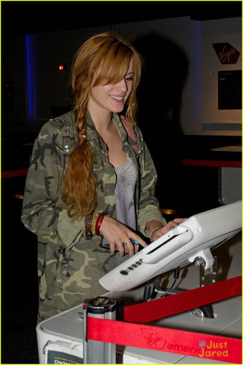 bella-thorne-lax-ct-04 - Bella Thorne LA to Connecticut