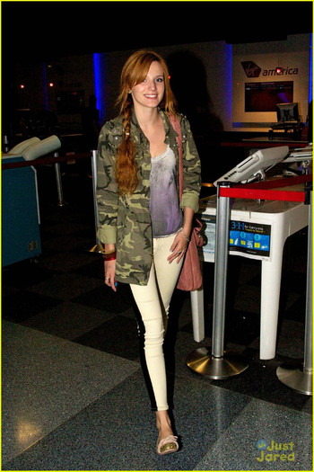 bella-thorne-lax-ct-05 - Bella Thorne LA to Connecticut