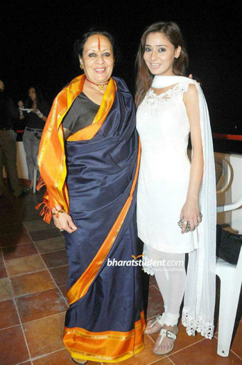 420231_362106763814255_1248356089_n