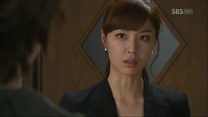 Da,sunt umana.Si nu stiam ca verisoara mea e un vampir...:|