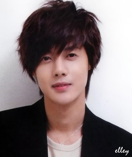 [scoate coltii de vampir afara]:Ce,cauti aici?Vrei cumva sa fii vampir????