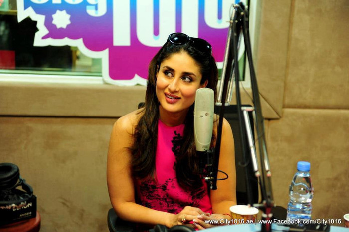 199625_279199425515339_774410888_n - Kareena Kapoor 3