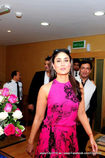 563190_279199138848701_952218729_n