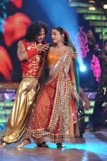 Some unseen old pics of parul from Jhalak dikhlaja