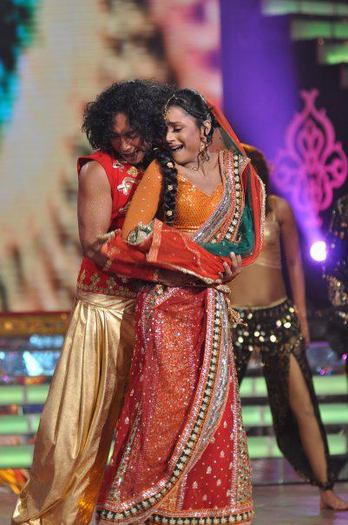 Some unseen old pics of parul from Jhalak dikhlaja - O-Some unseen old pics of Parul from Jhalak dikhlaja