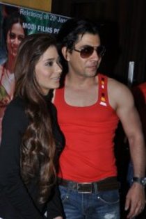 400429_459361607428211_2097788778_a - sara khan18