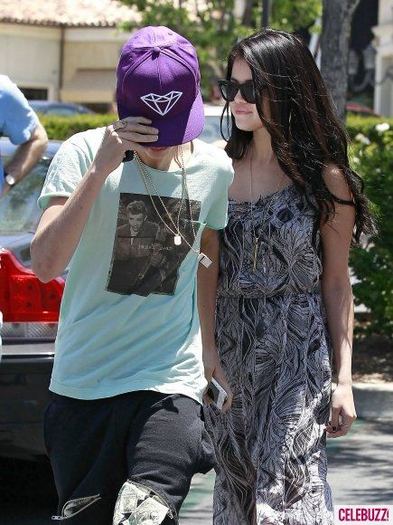 556749_417334294966405_1515347234_n - Selena Gomez si Justin Bieber