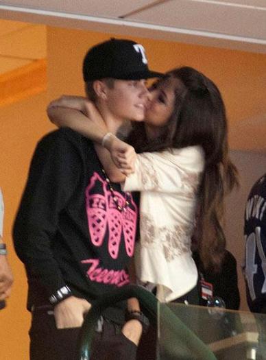 582074_387237321309436_105674875_n