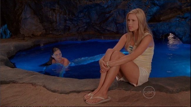 emma-at-mako-the-awsome-totaly-emma-gilbert-spot-2869068-650-366[1]