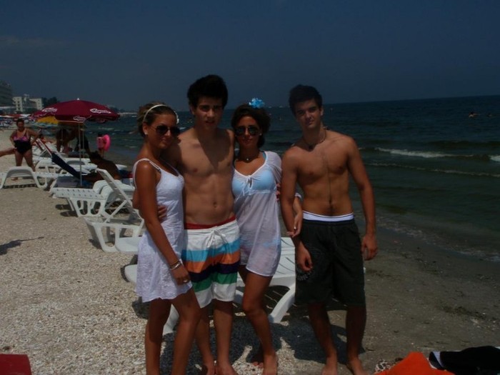 401535_10150586916302940_2140950032_n