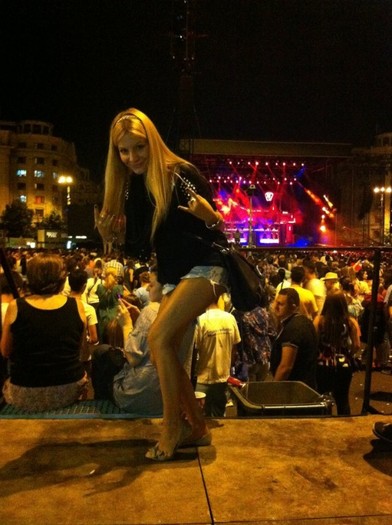 531078_10151100828802940_304615351_n