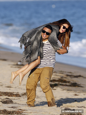 normal_image43576_281729 - 2 07 2012  At Ashleys party with Alfredo and Quincy