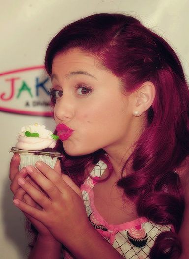 Ariana Grandee (181) - Ariana Grande