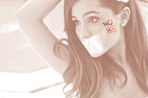 Ariana Grandee (330)